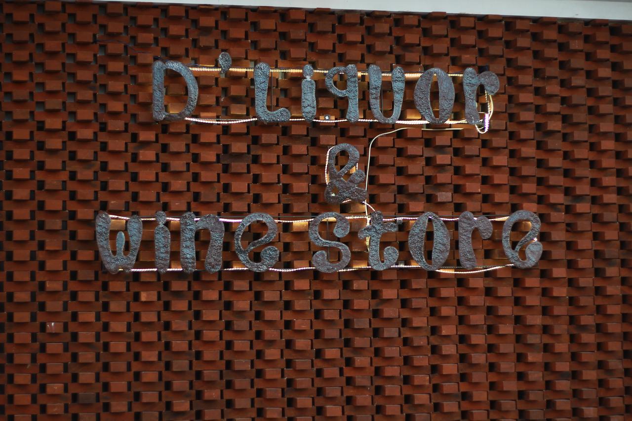 D'MAX Hotel&Convention Lombok Praya Buitenkant foto