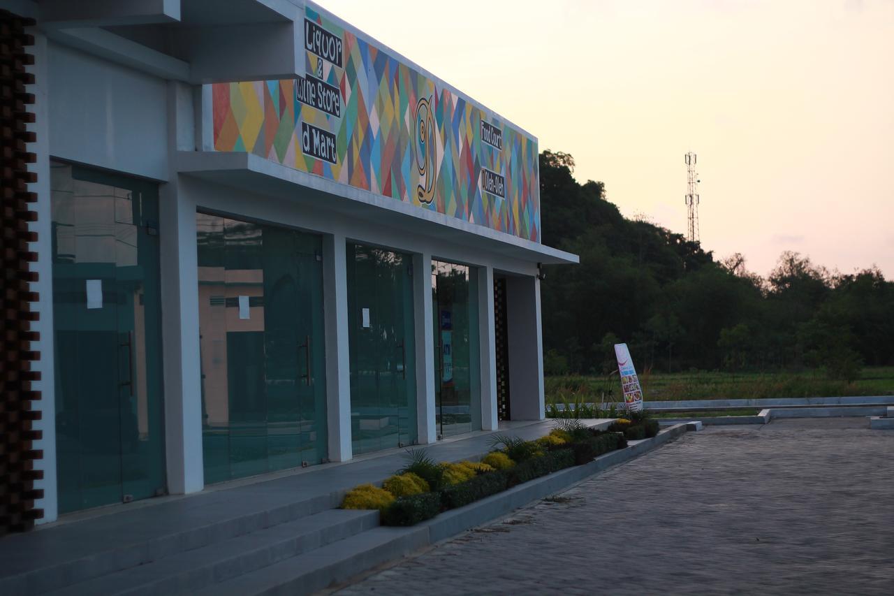 D'MAX Hotel&Convention Lombok Praya Buitenkant foto