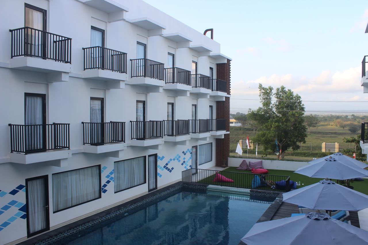 D'MAX Hotel&Convention Lombok Praya Buitenkant foto