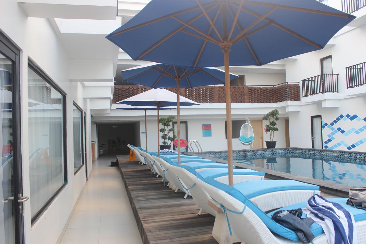 D'MAX Hotel&Convention Lombok Praya Buitenkant foto