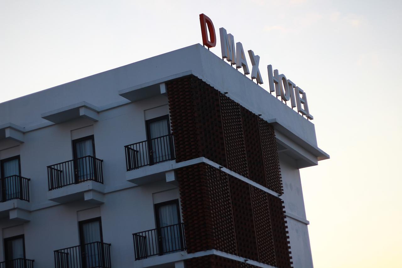 D'MAX Hotel&Convention Lombok Praya Buitenkant foto