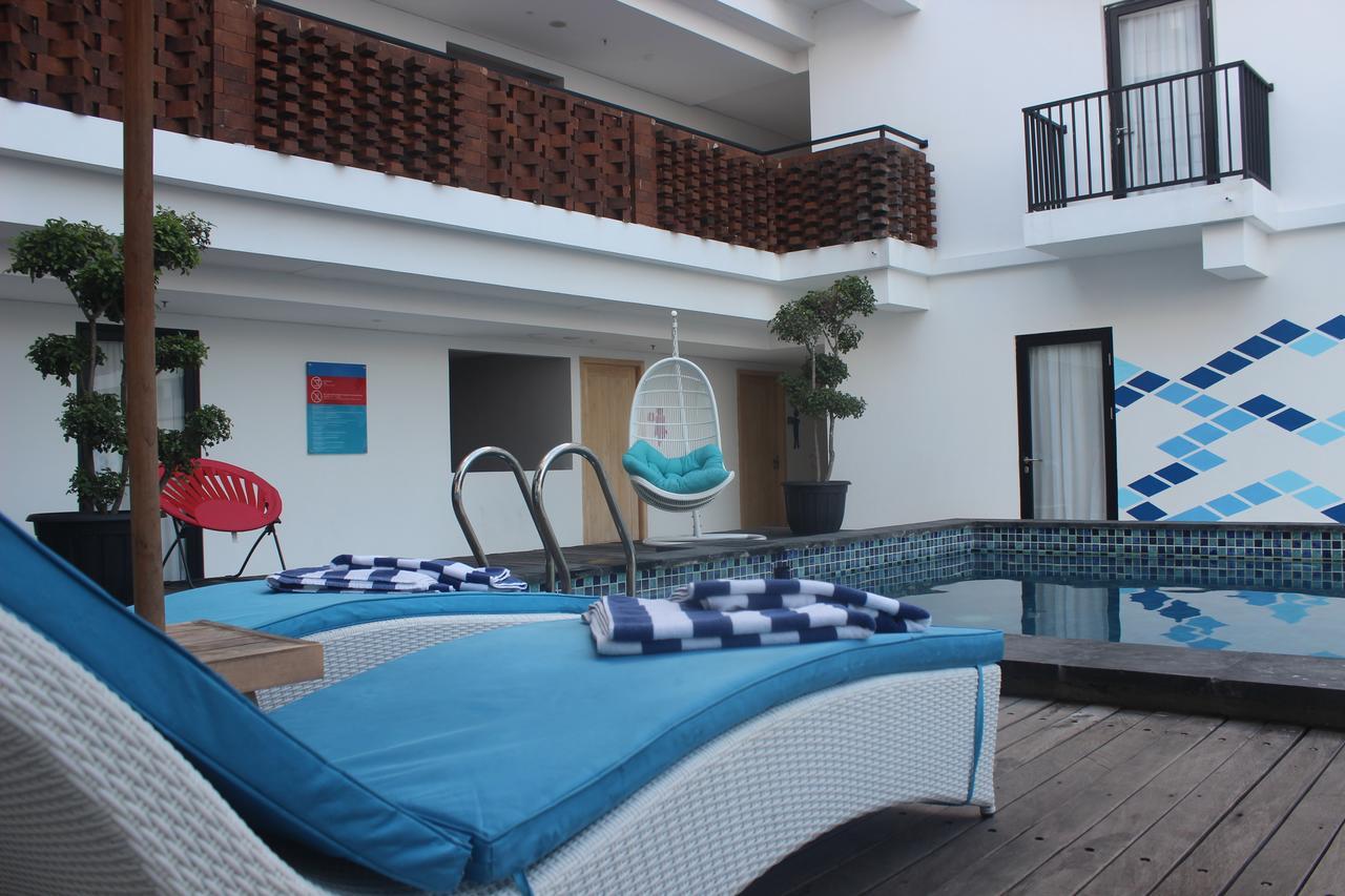 D'MAX Hotel&Convention Lombok Praya Buitenkant foto