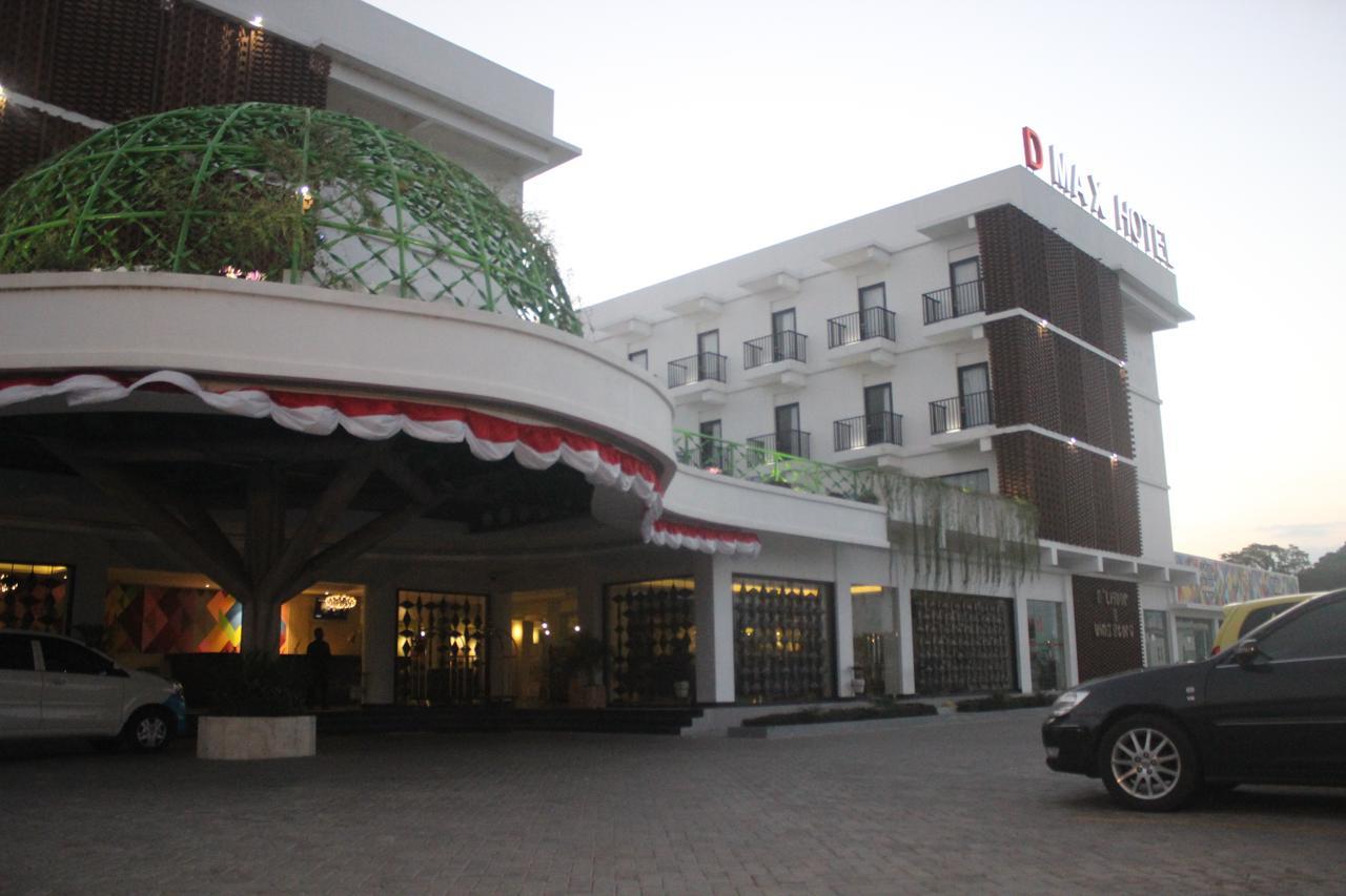 D'MAX Hotel&Convention Lombok Praya Buitenkant foto